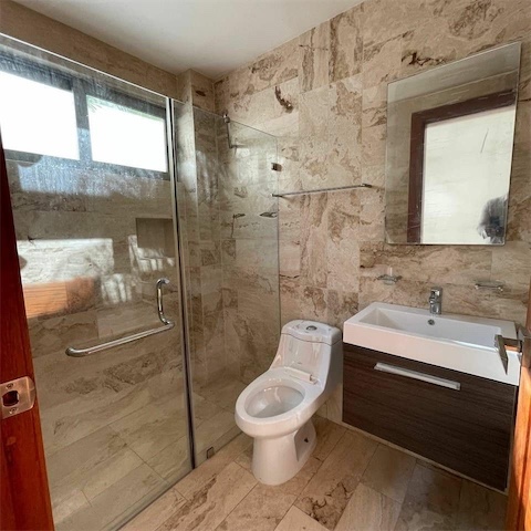 casas - casa en el Distrito Nacional Santo Domingo céntrico de 488mts 5