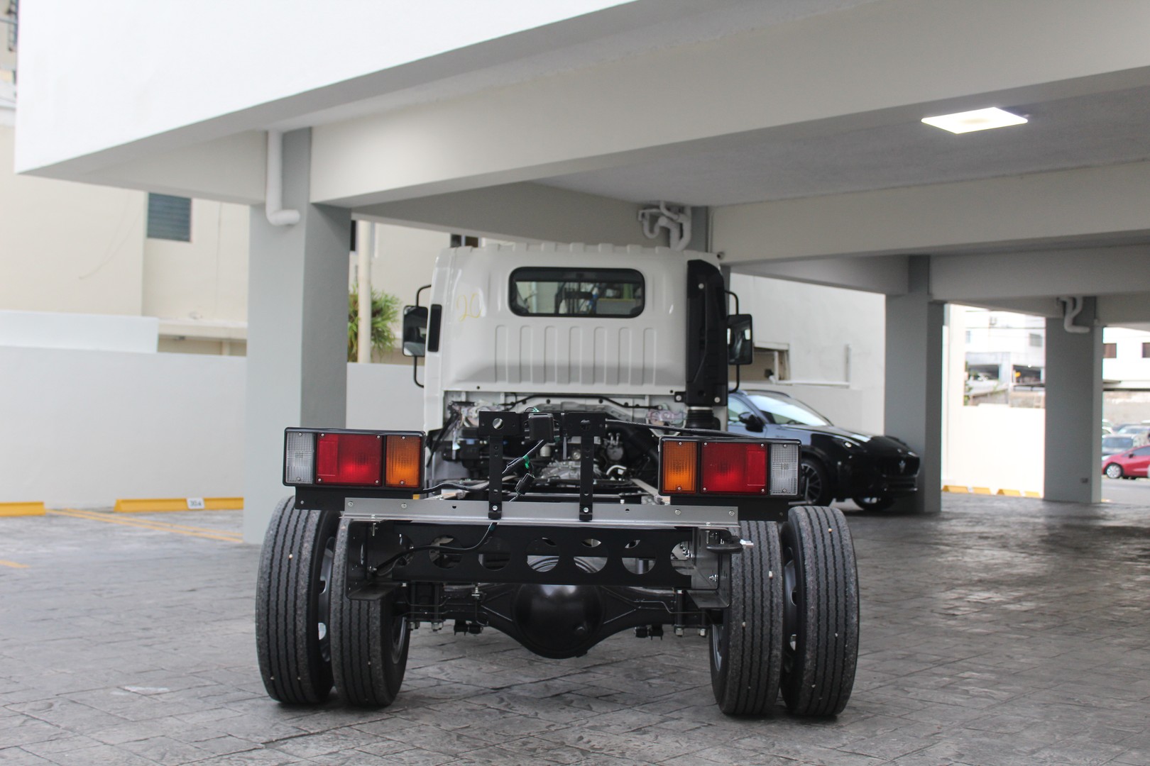 camiones y vehiculos pesados - Isuzu NPR 18 Pies 2024 2