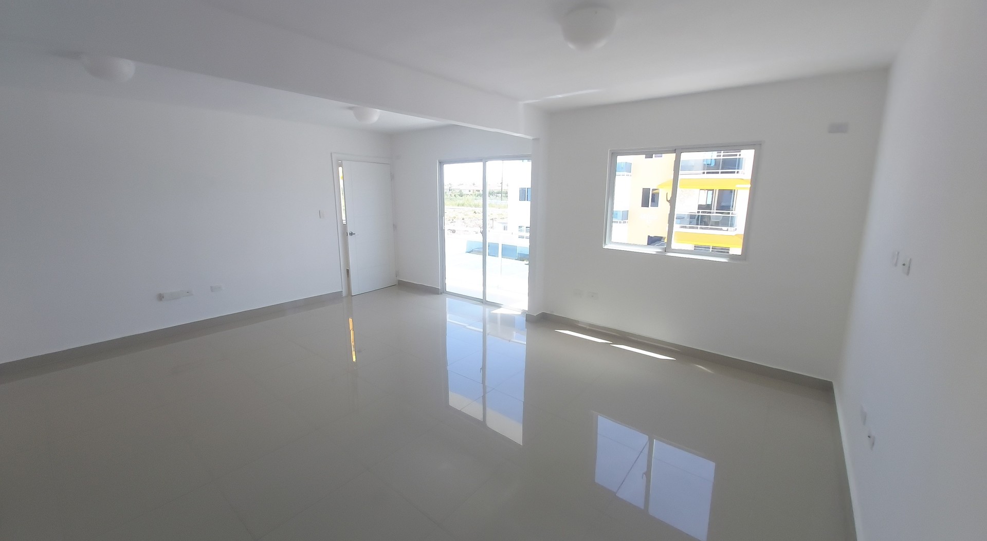 apartamentos - Rento amplio apartamento en Punta Cana. Sin muebles con linea blanca completa 3