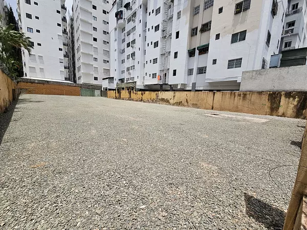 solares y terrenos - Solar comercial en alquiler  4