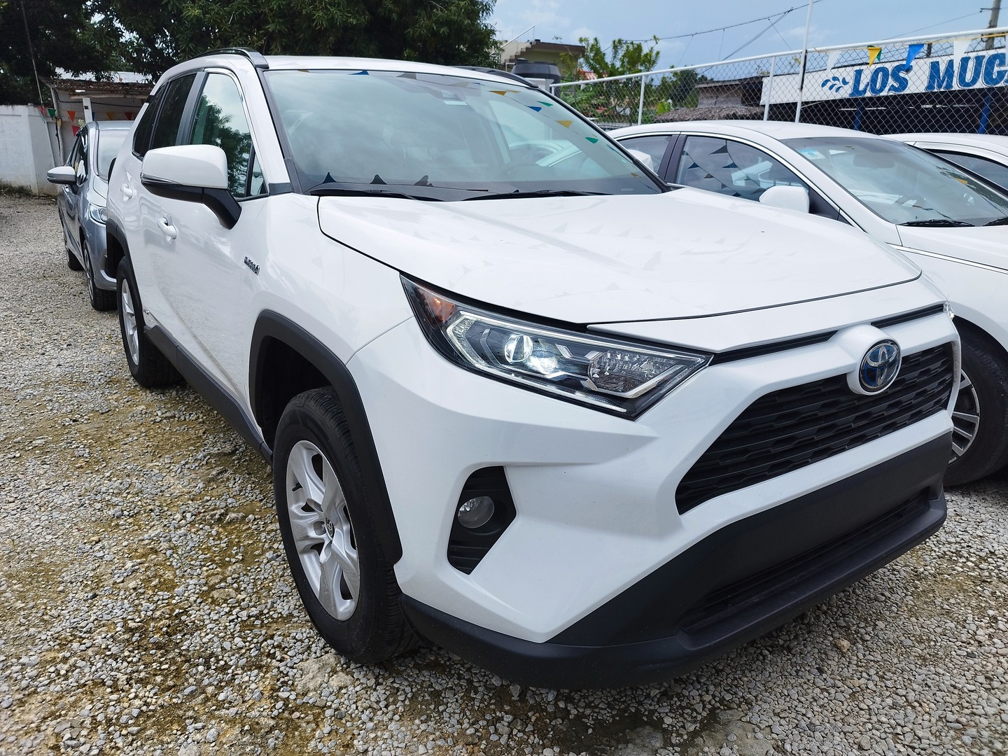 jeepetas y camionetas - 2021 Toyota Rav4 XLE 4x4 Híbrido 
