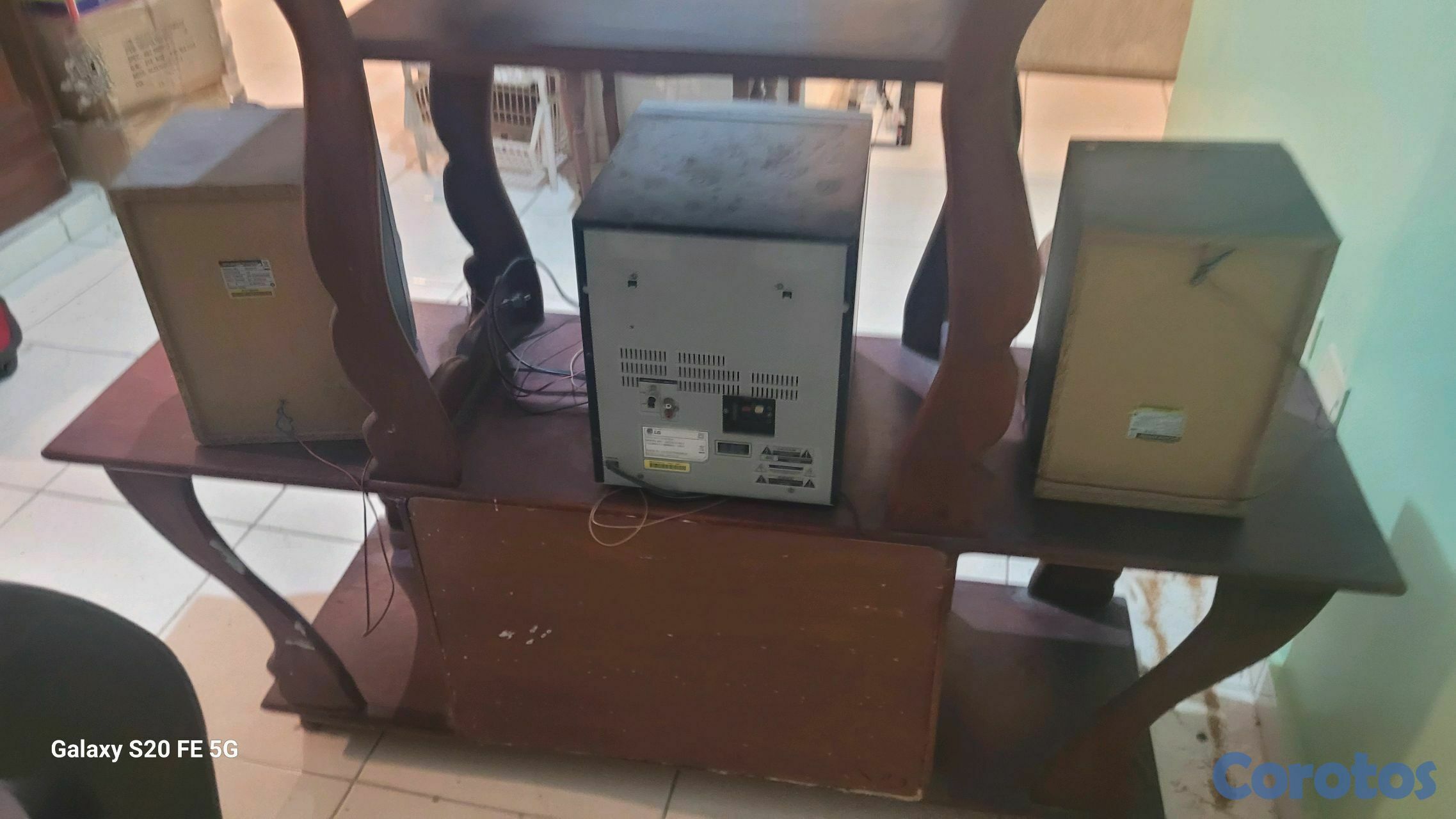 muebles y colchones - Estate de caoba radio y television.  4