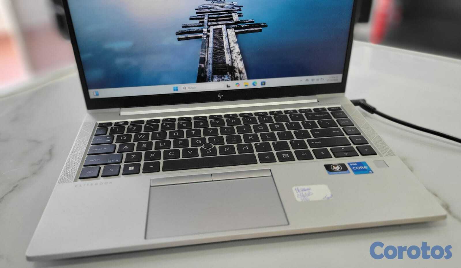 computadoras y laptops - Hp Elitebook 840 G8 i5 11va 16gb 256 ssd Touch 3