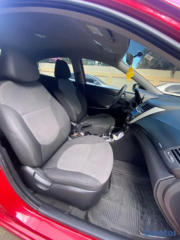 carros - Hyundai Accent 2012 6