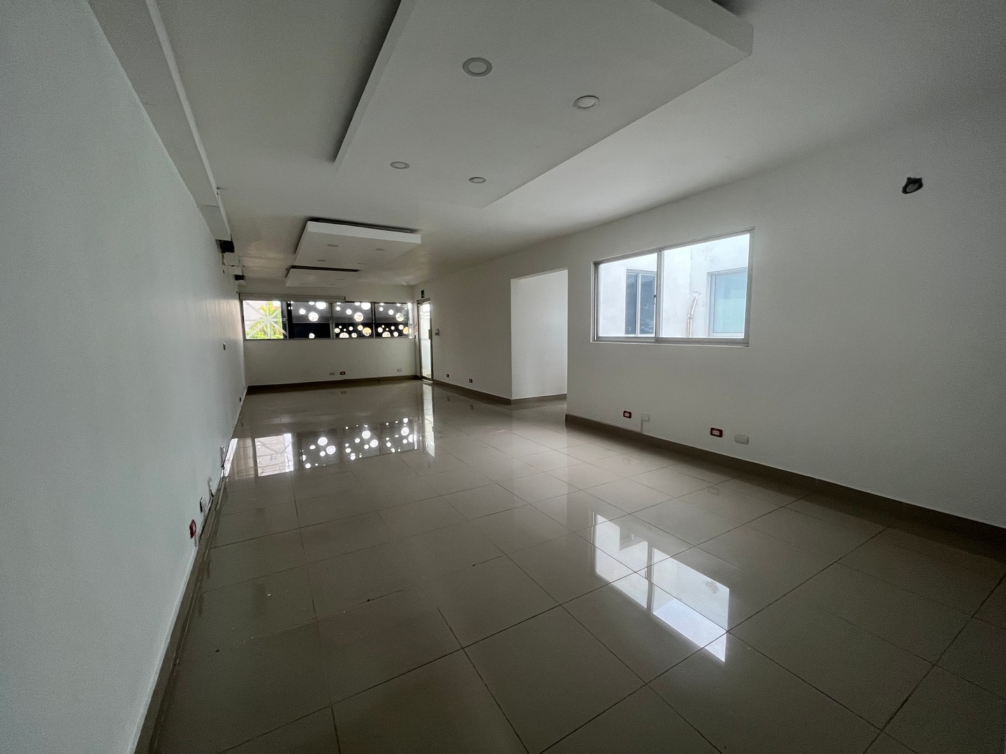 oficinas y locales comerciales - Oficina en Alquiler Evaristo Morales de 49 m2 . Tercer Nivel  4