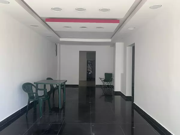 oficinas y locales comerciales - Local céntrico y comercial  3