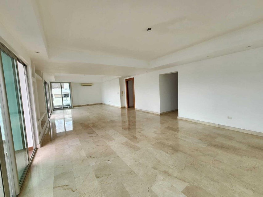 apartamentos - Apartamento en alquiler #24-1068 piso alto, 3 hab, piscina, ascensor, gimnasio. 0