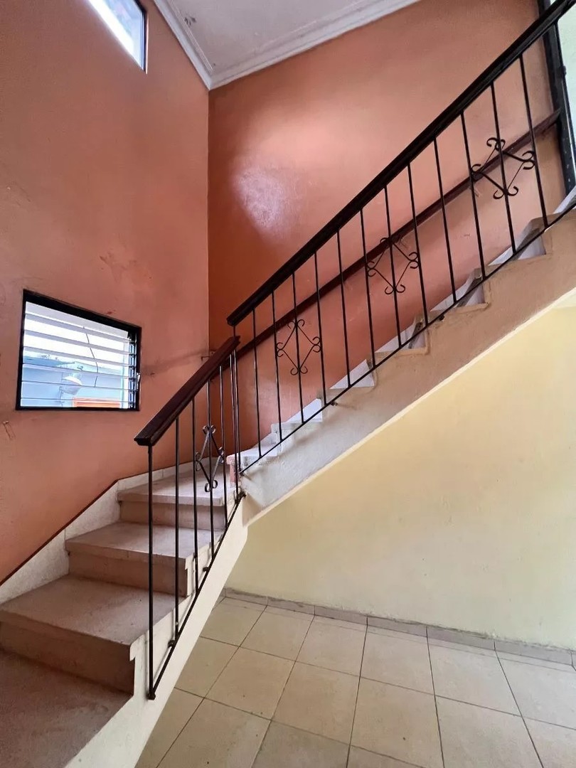 oficinas y locales comerciales - laza-Edificio comercial para oficinas de 4 niveles 678.28 m2 1