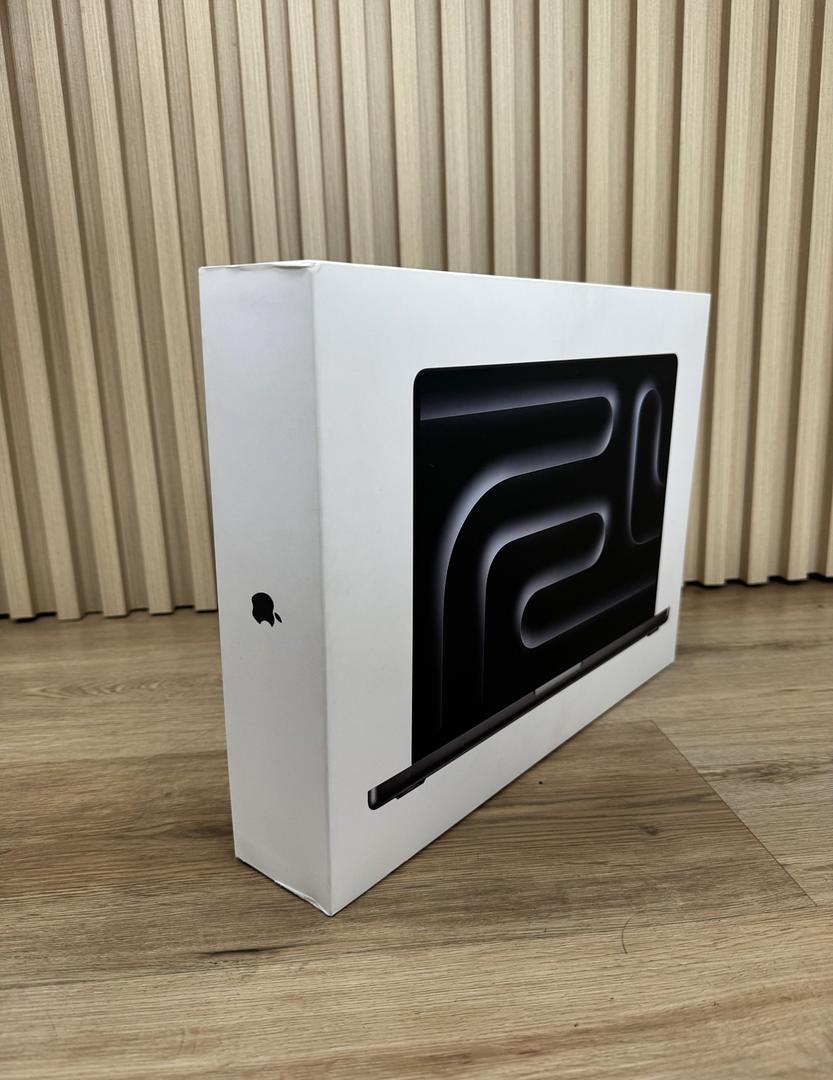 computadoras y laptops - MacBook Pro 16” M4 Pro 24GB RAM 512GB SSD Sellada