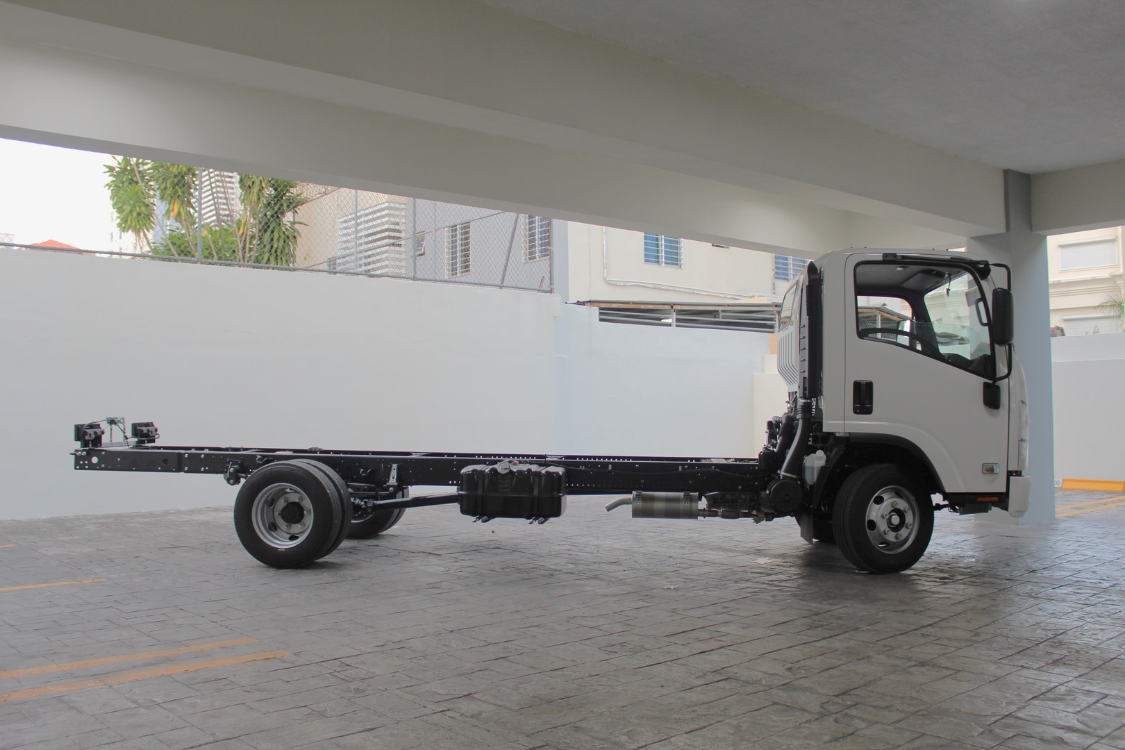 camiones y vehiculos pesados - Isuzu NPR 18 Pies 2024 3