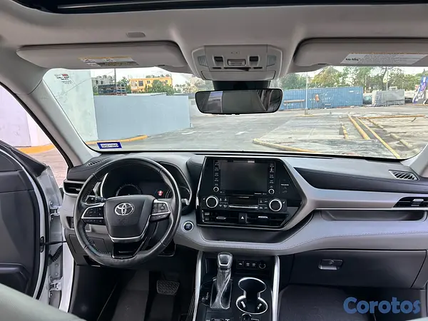jeepetas y camionetas - Toyota highlander 2021 XLE  8