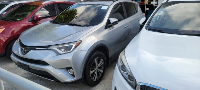 jeepetas y camionetas - TOYOTA RAV4 XLE FULL 2017 9