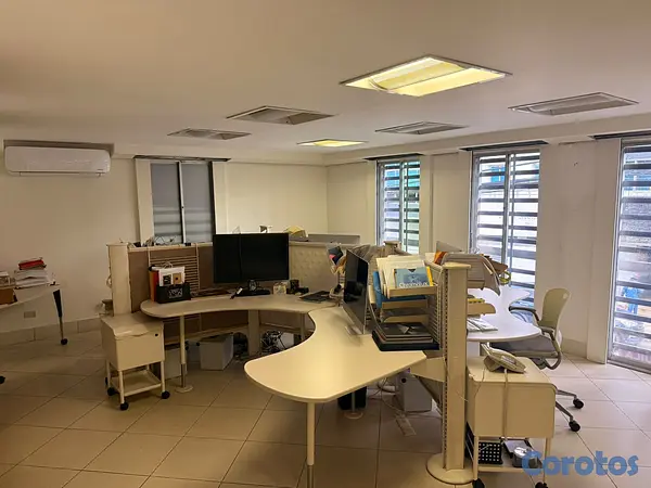 oficinas y locales comerciales - ALQUILO Local de OFICINAS (2 Niveles) en el Ensanc 9