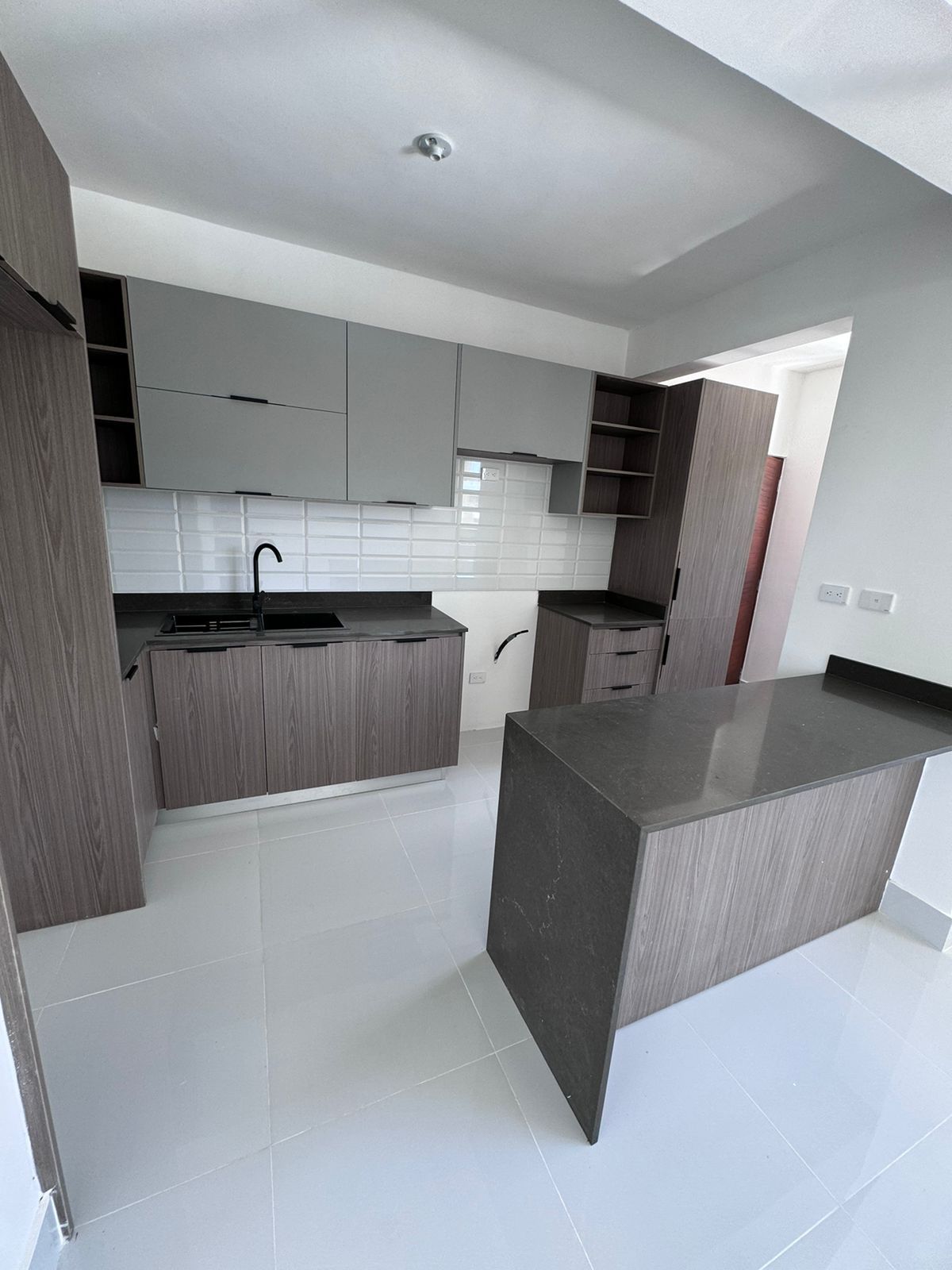 apartamentos - SE VENDE APARTAMENTO A MINUTOS DE LA AUT. DUARTE. 6