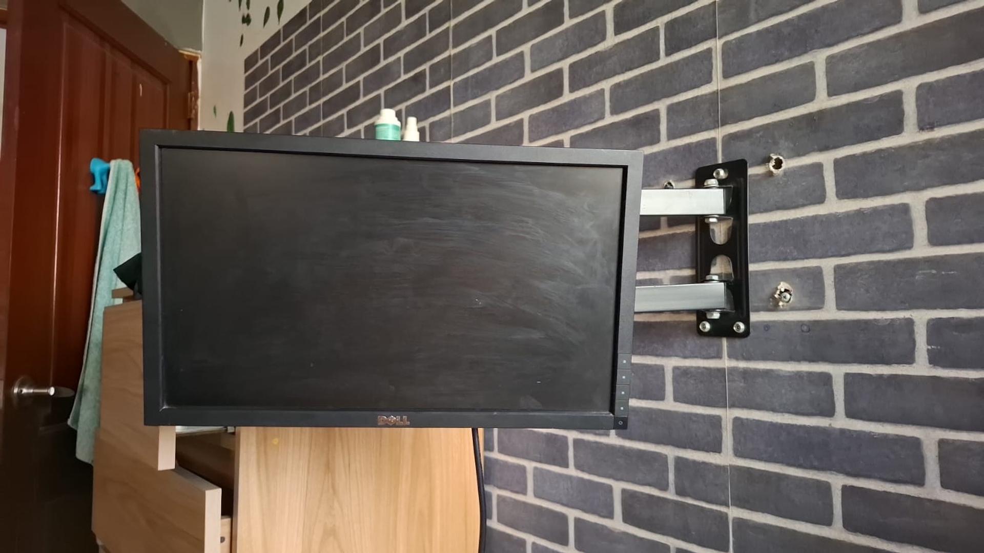 computadoras y laptops - Dell latitude 7400 y monitor 19pulgadas (negociable) 8