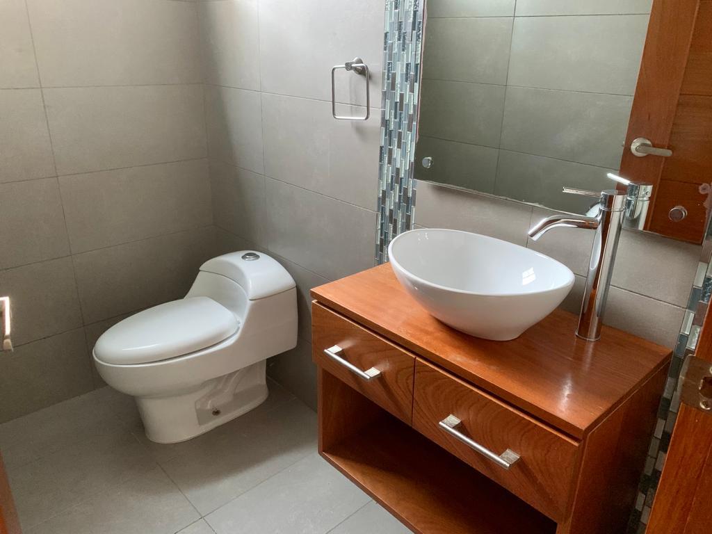 apartamentos - Apartamento en alquiler en Evaristo Morales 2
