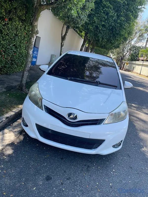 carros - Toyota Vitz 2012 6