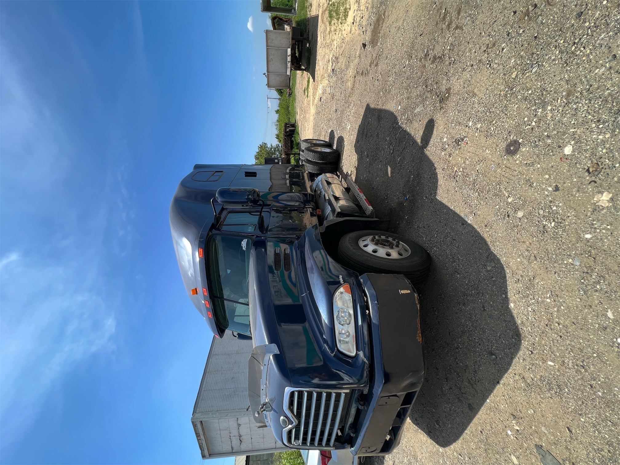 camiones y vehiculos pesados - Camión Mack vision cabezote 2002 de camarote 3
