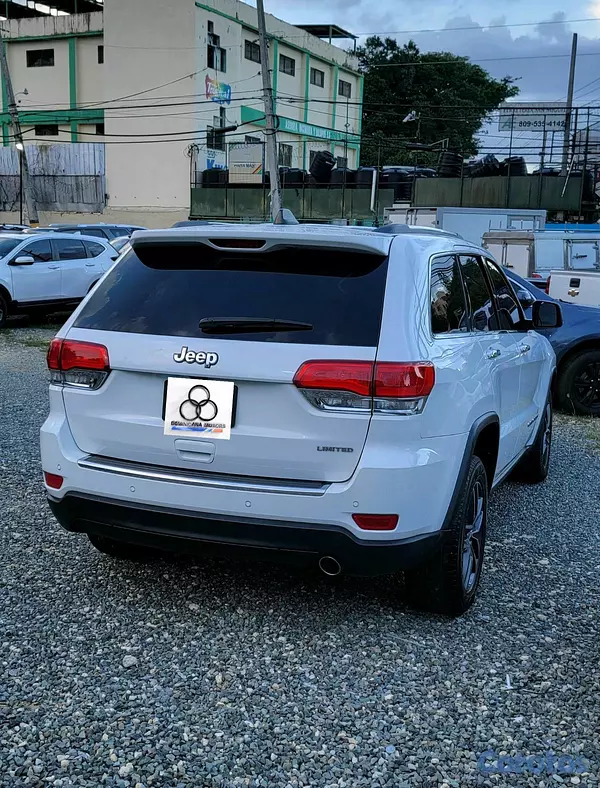 jeepetas y camionetas - JEEP GRAND CHEROKEE LIMITED 2017 4