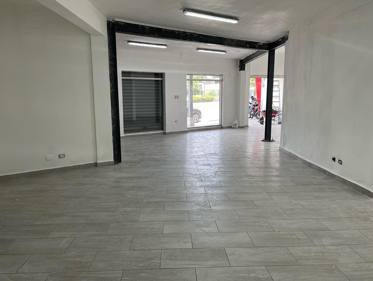 oficinas y locales comerciales - Alquilo Local  2 pisos en los proceres 