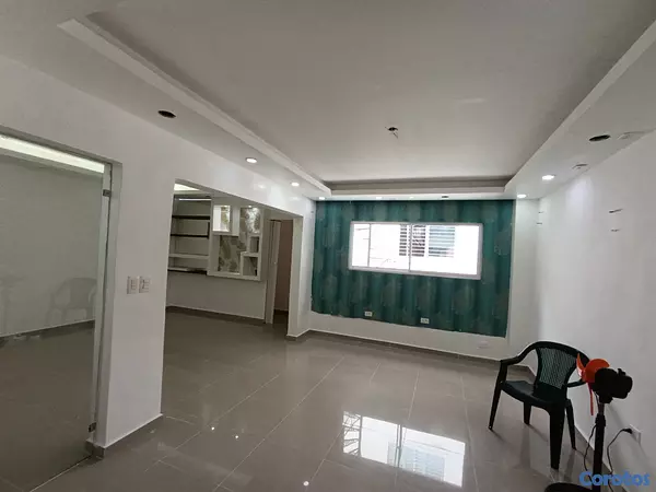 oficinas y locales comerciales - Av. Enriquillo Local en 2do nivel 120mts 7
