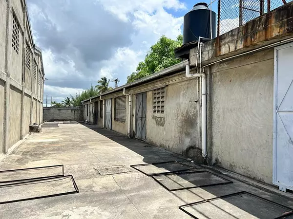 otros inmuebles - Nave Industrial en LAS COLINAS 10