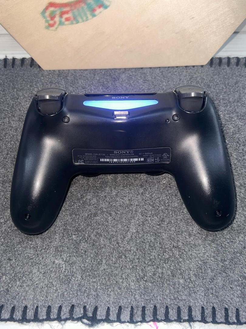 consolas y videojuegos - Control Original PlayStation 4 (PS4) con cable micro USB 1