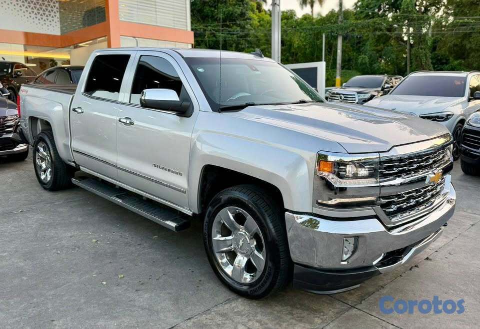 jeepetas y camionetas - 2017 Chevrolet Silverado LTZ Importada por Santo D 3
