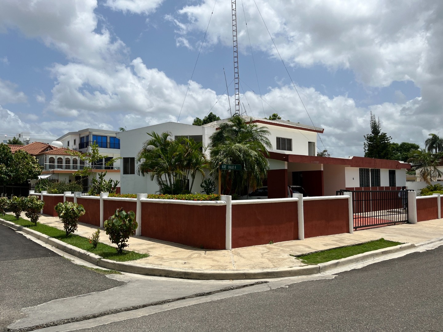 casas - Se Vende Casa en Reparto del Este 
