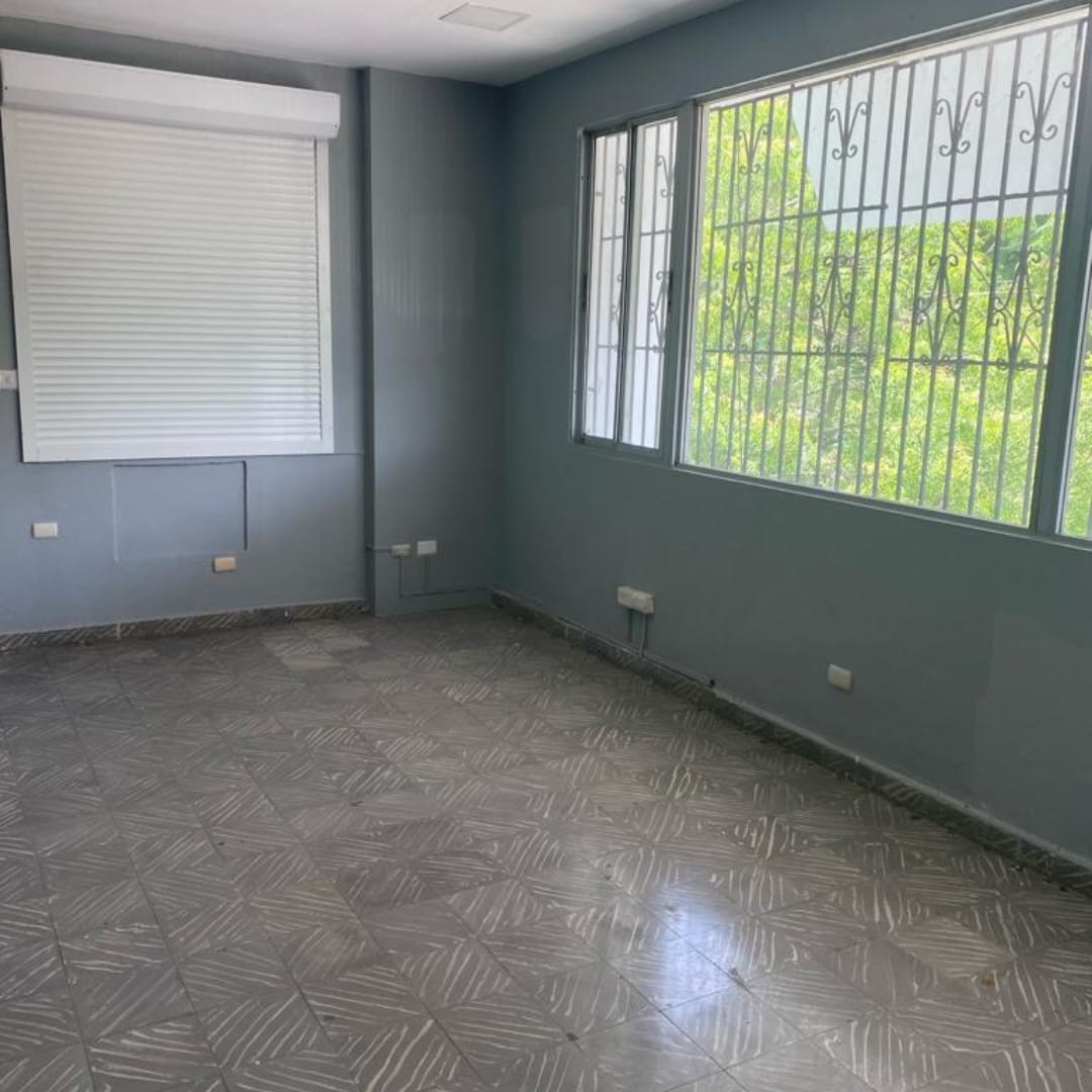 oficinas y locales comerciales - 🔵Alquilo Local 350 mts 3er piso en Gazcue  para oficina o negocio 
 0