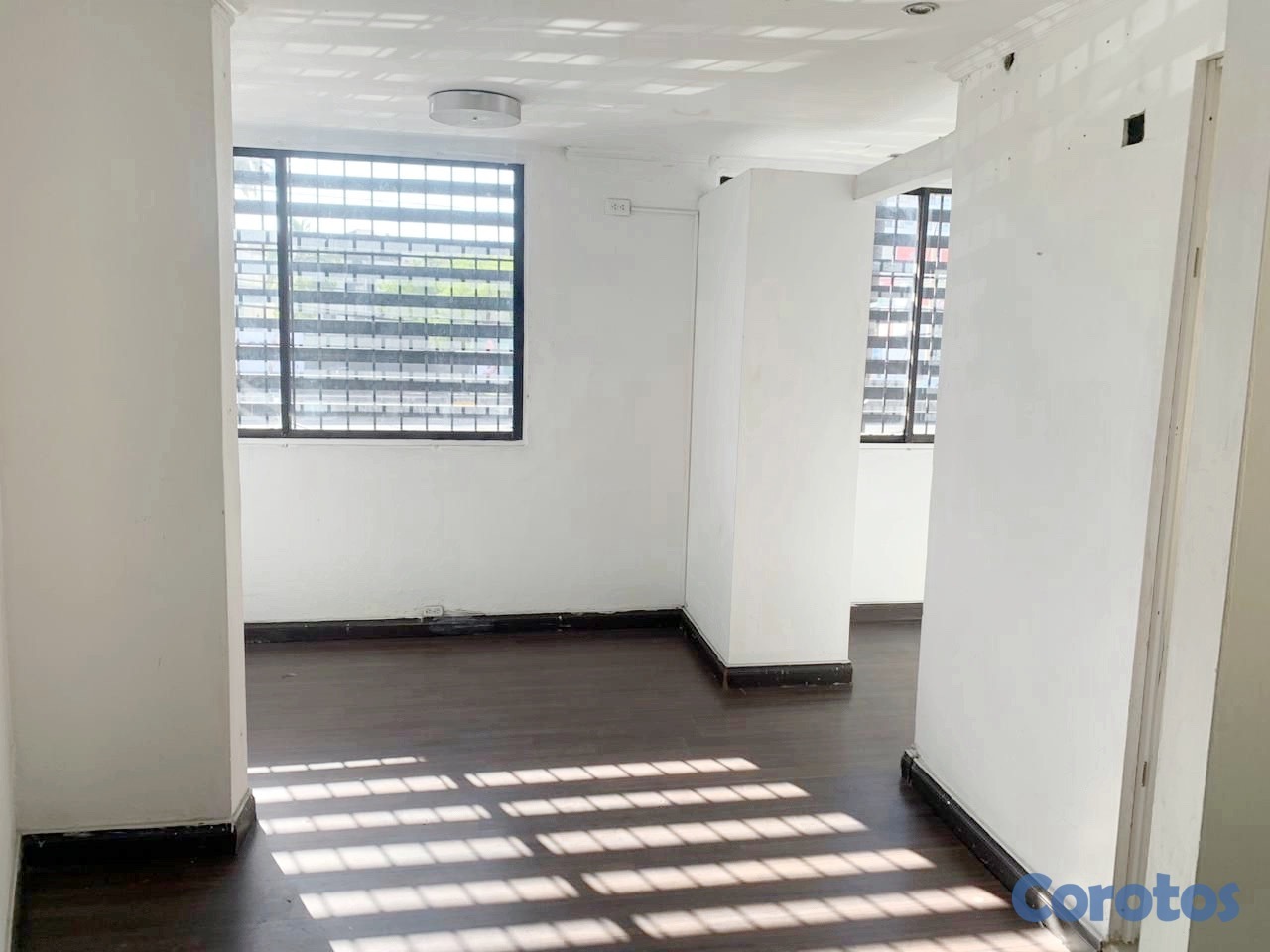 oficinas y locales comerciales - Local comercial en el Millon  7