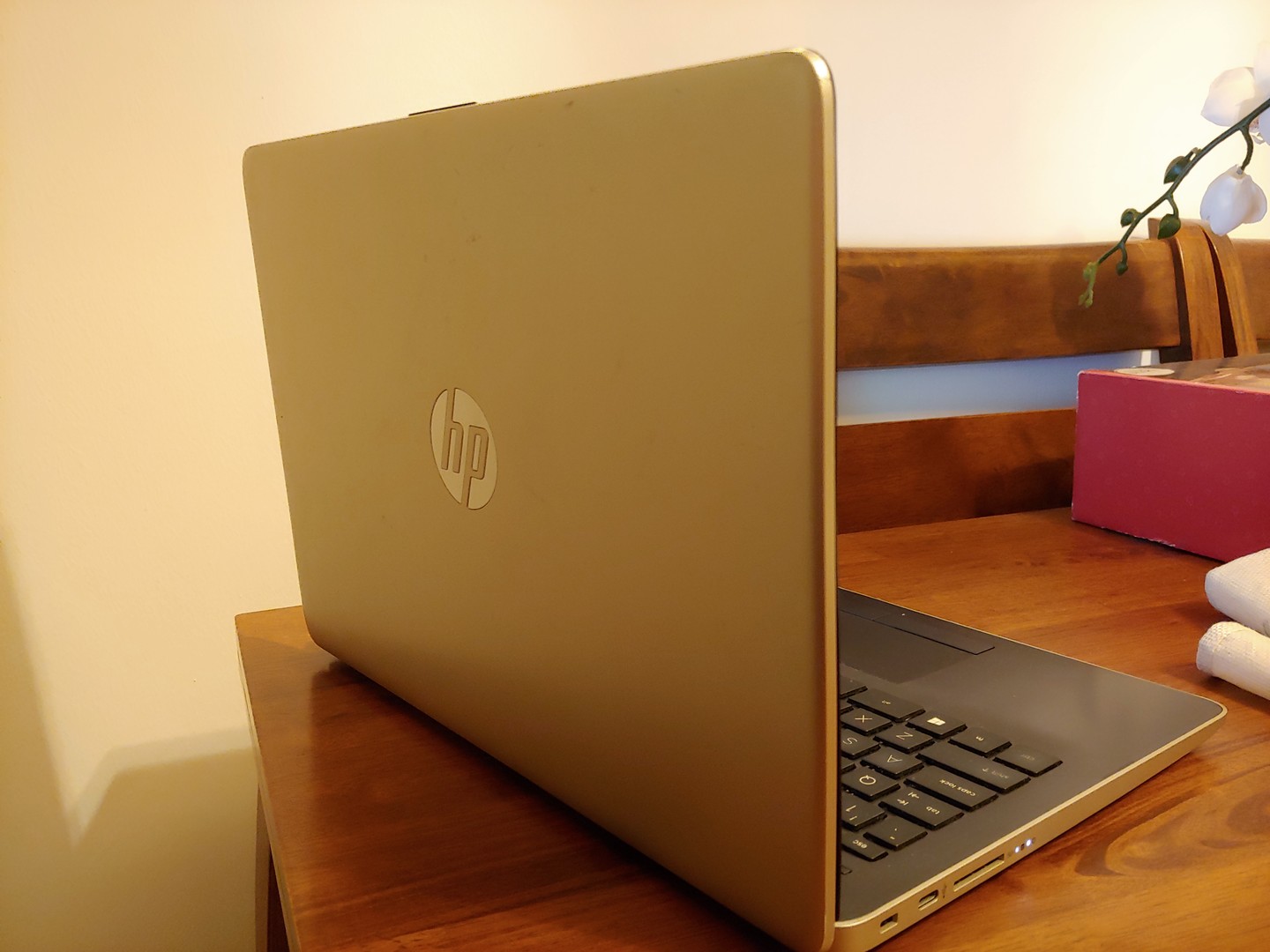 computadoras y laptops - Vendo Laptop HP en muy buenas condiciones 2