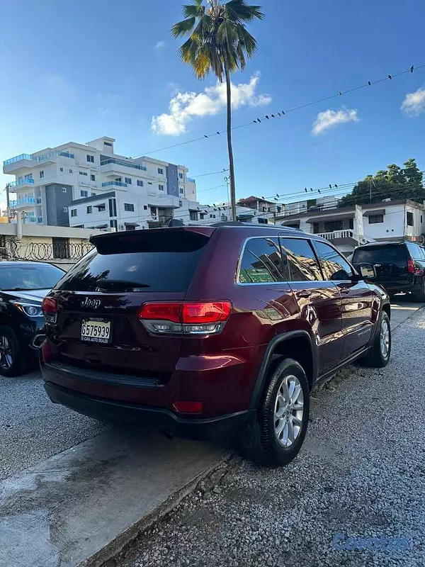 jeepetas y camionetas - Jeep Grand Cherokee Laredo 2016 5