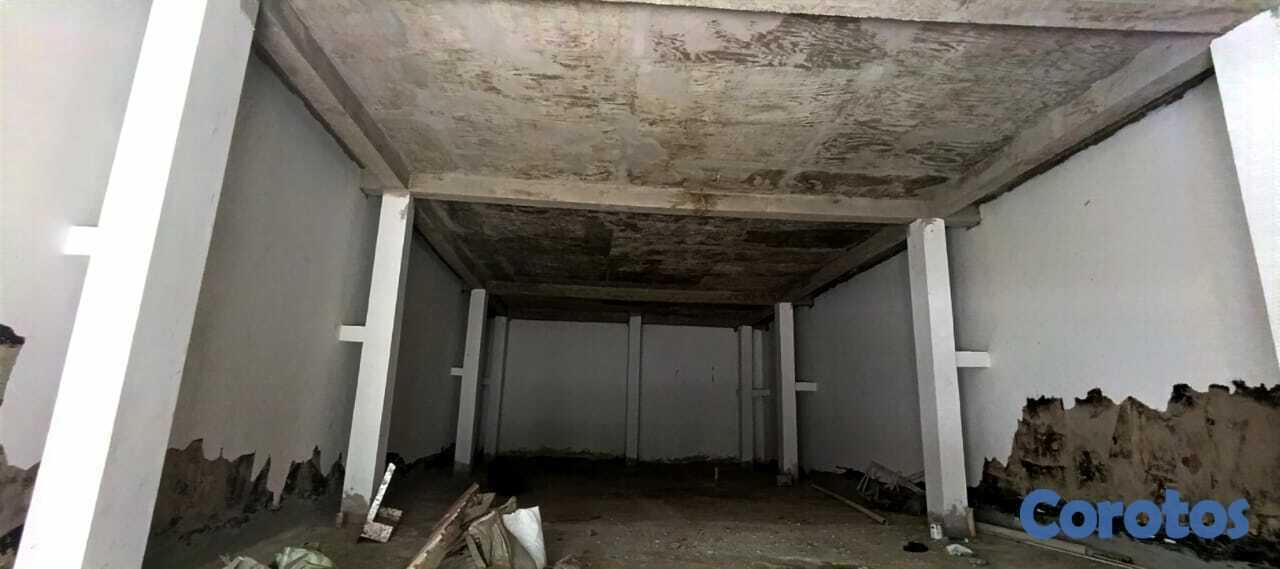 oficinas y locales comerciales - ALQUILA PIANTINI SIN INTERMEDIARIOS - EXCELENTE LOCAL EN UN 1ER NIVEL 250 MTS 3