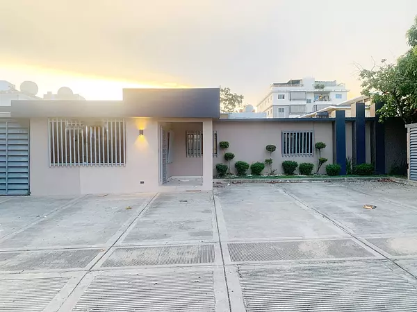 casas - Propiedad céntrica en los Prados  4
