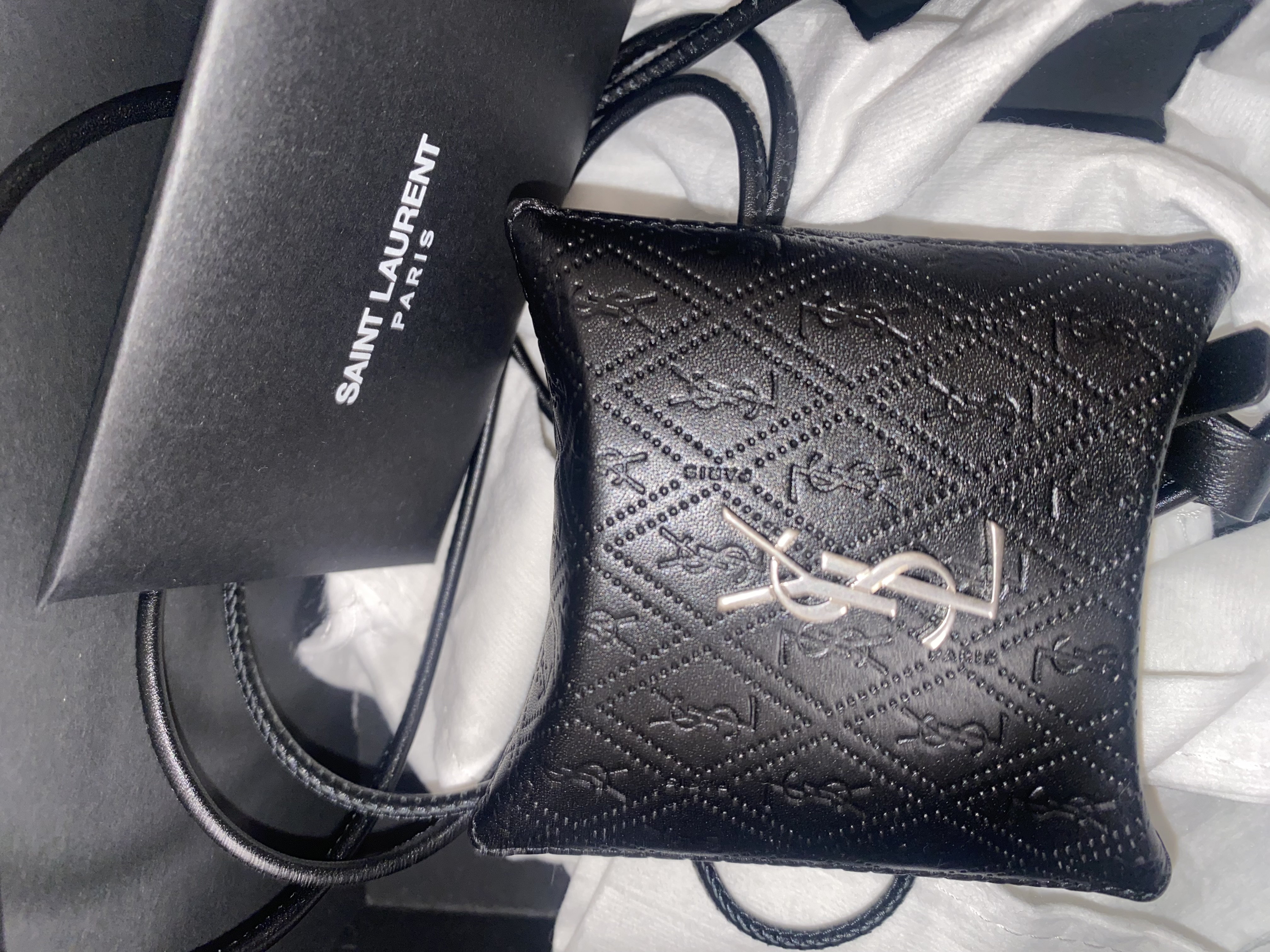 joyas, relojes y accesorios - AirPods Case YSL 4