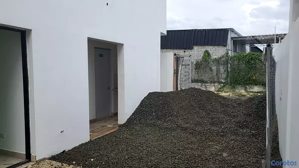 casas - Casa con patio en Prado Oriental, Aut. San Isidro  10