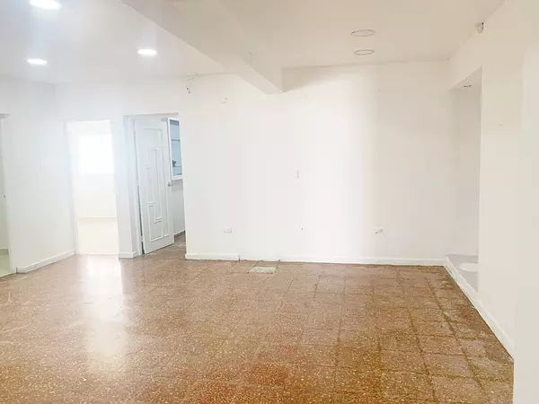 oficinas y locales comerciales - Local céntrico en primer nivel 10