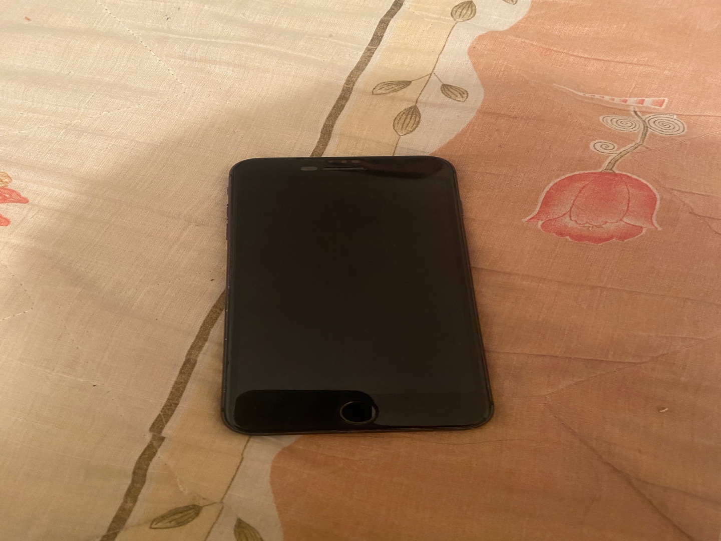 celulares y tabletas - iPhone 8 Plus en buena condiciones con su cargador 