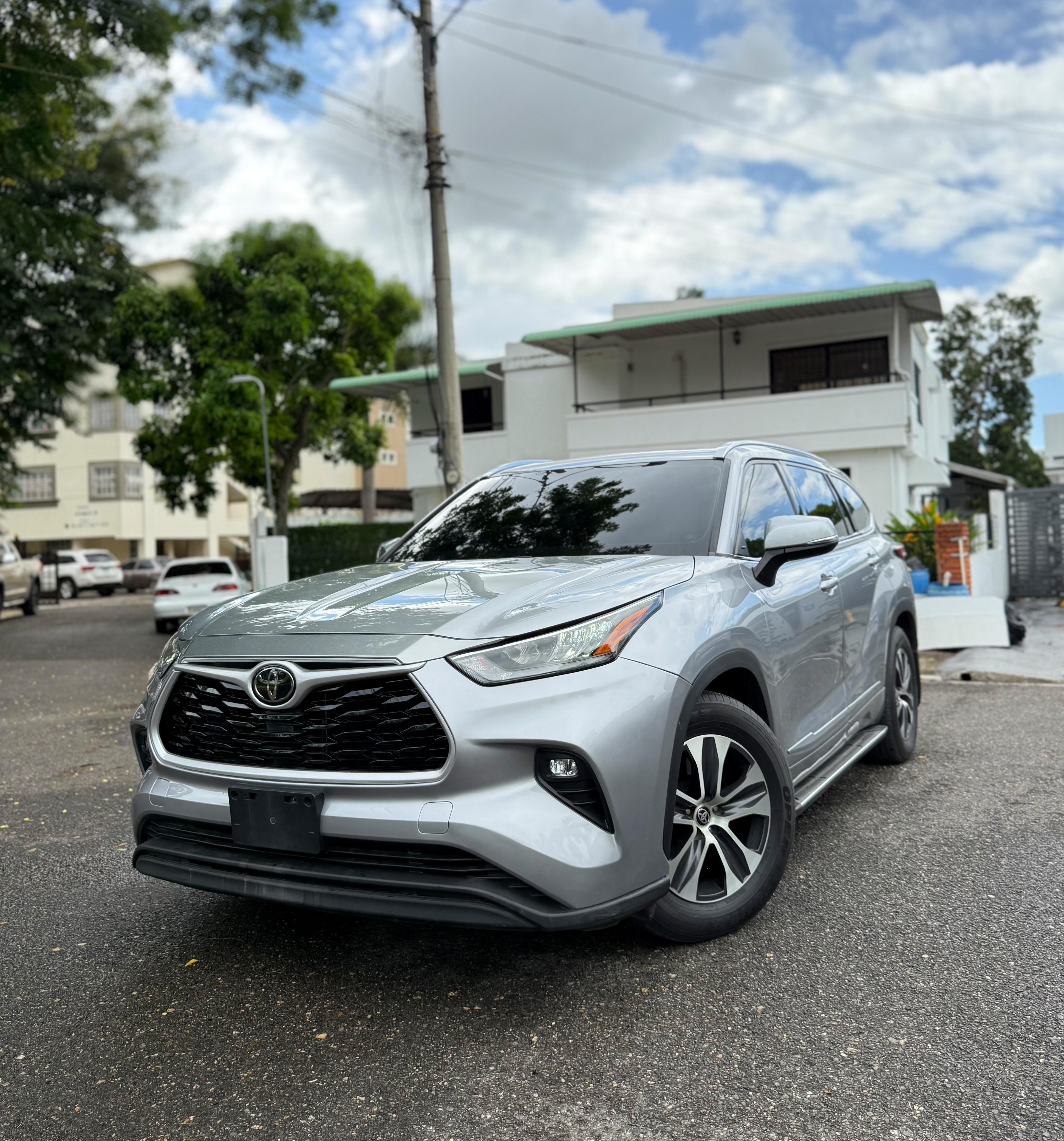 jeepetas y camionetas - Toyota higlander xle 2020 1