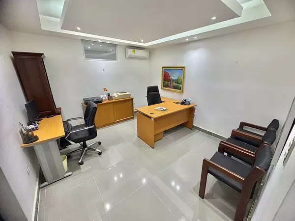 oficinas y locales comerciales - Alquilo local comercial en Mirador Sur  2