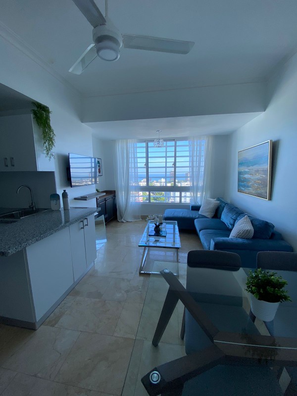 apartamentos - Rento apartamento amueblado en Gazcue piso alto vista al mar 1