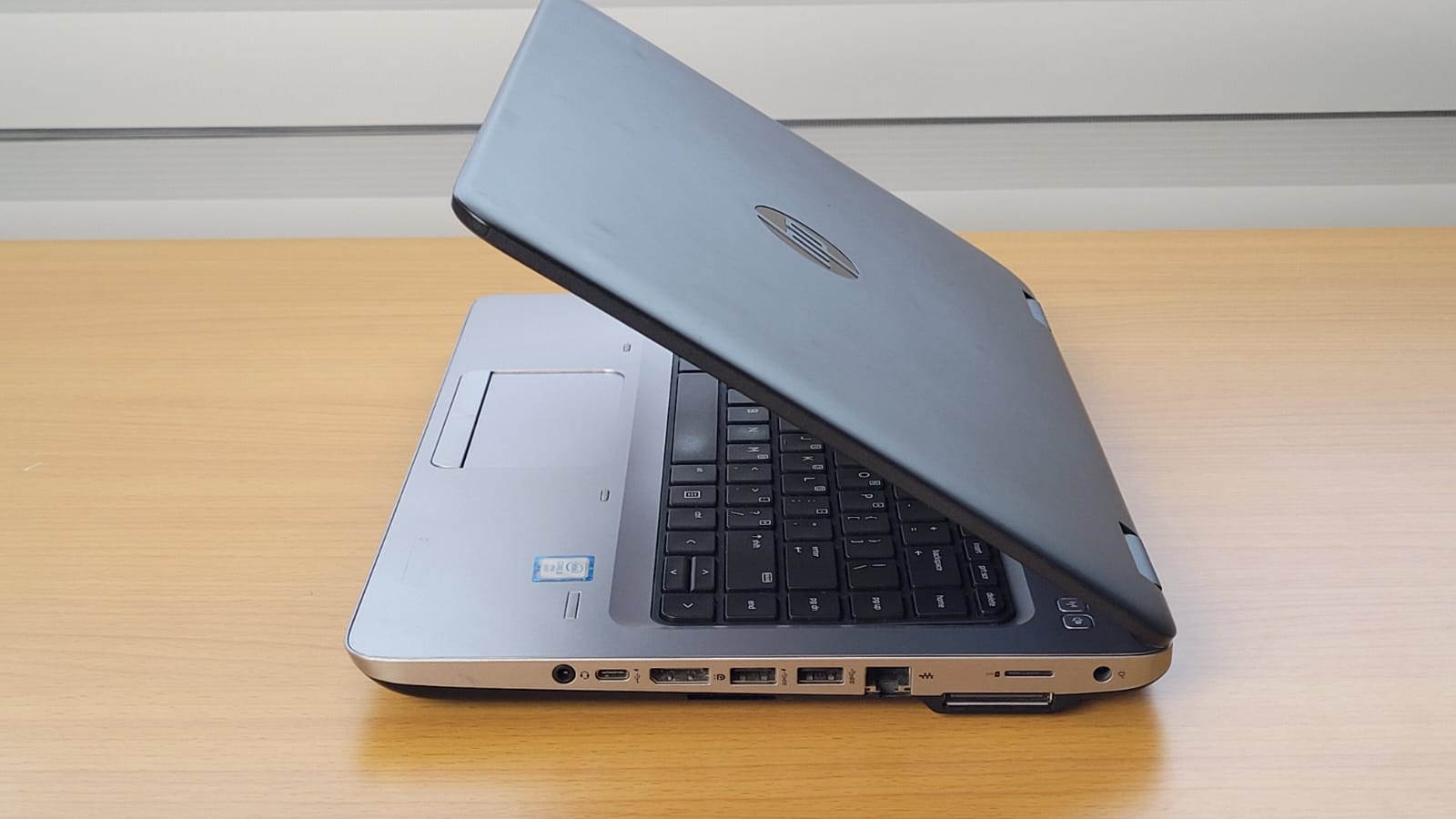 computadoras y laptops - Laptop HP Core i5 8GB / 128SSD 14 PLG / 840 G2 4