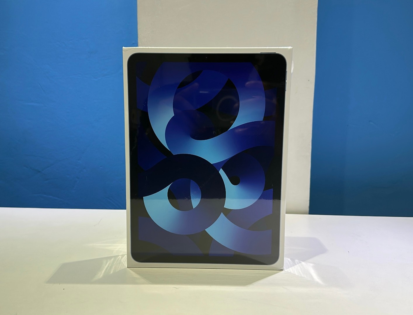 camaras y audio - Vendo iPad Air 10.5 inch (5ta Gen) 64GB Wi-Fi Blue Nueva Sellada $ 33,500 NEG