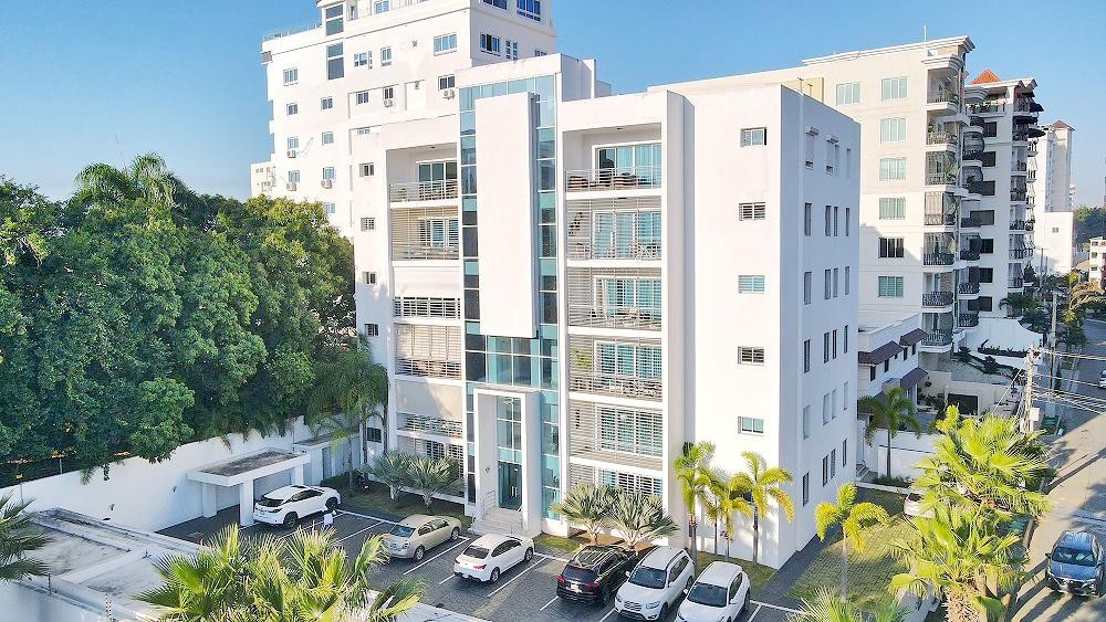 apartamentos - Apartamento 6to Nivel con 225 Mts2 en La Esmeralda 