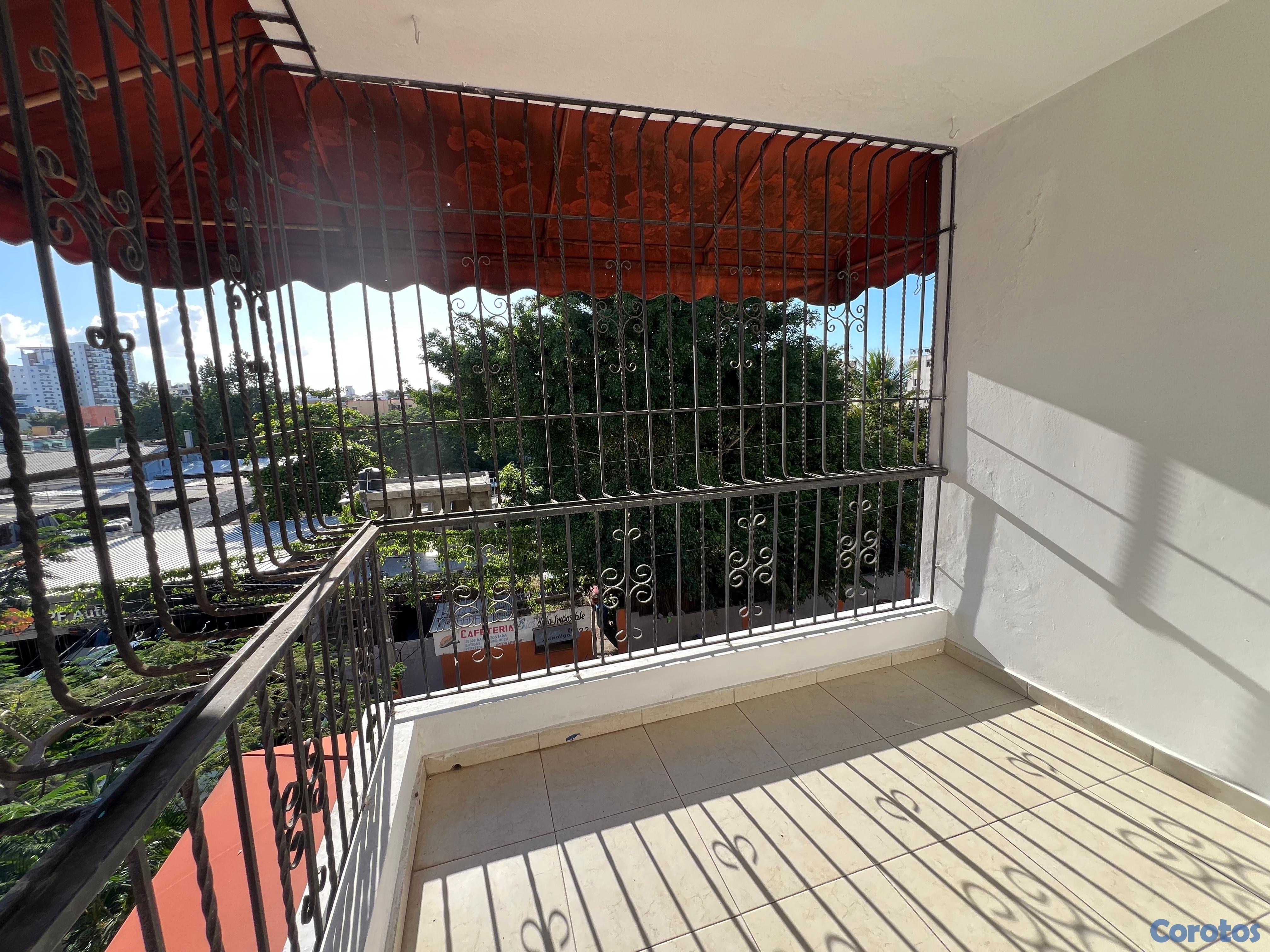 apartamentos - Apartamento en alquiler ubicado Evaristo Morales de 3 habitaciones  2