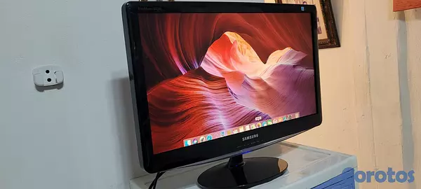 computadoras y laptops - Monitor Samsung 24 Pulg Con Bocinas 1