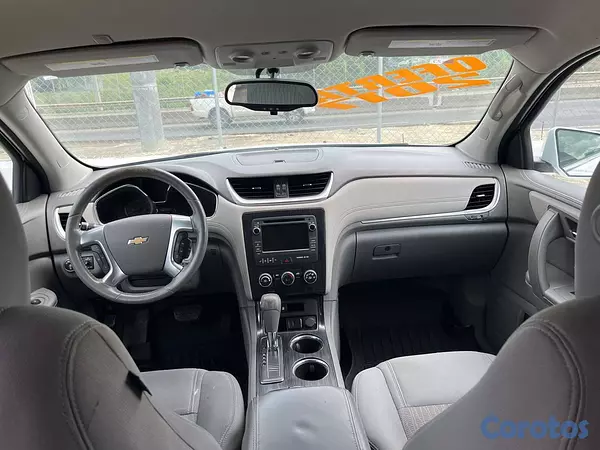 jeepetas y camionetas - Chevrolet Traverse LT 2017  4