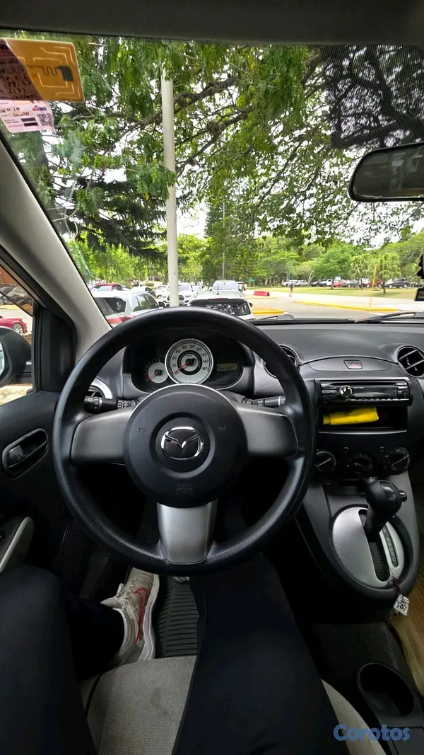 carros - mazda Demio 2009 diésel  3