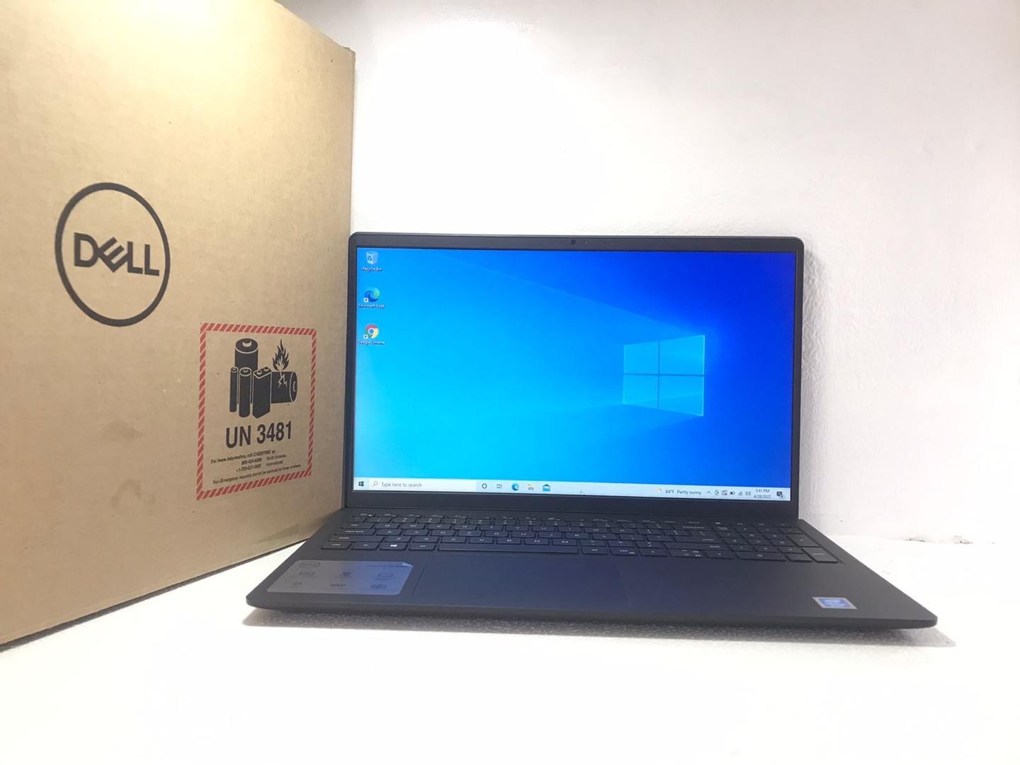 computadoras y laptops - Laptop Dell Inspiron 15 3510 Pentium Silver N5030  @1.10 GHZ  128GB SSD 4GB 